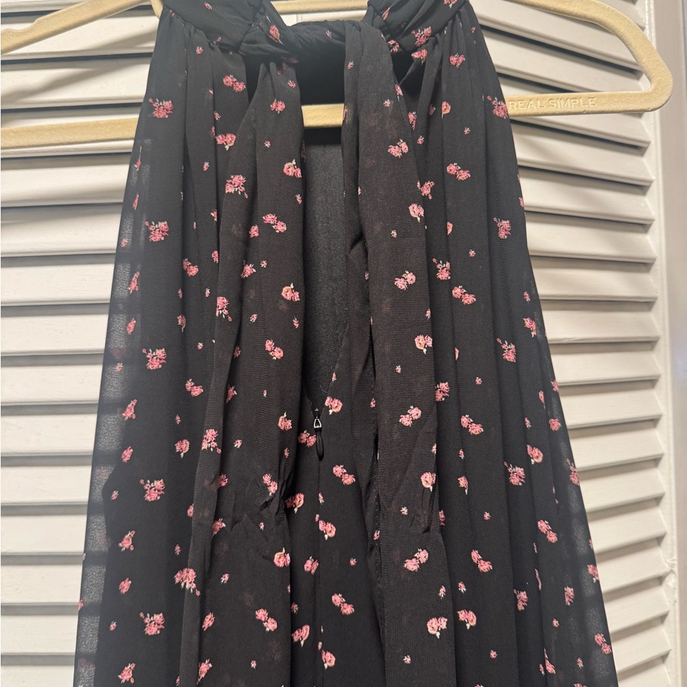 Charming Black Jumpsuit with Pink Bow Pattern
